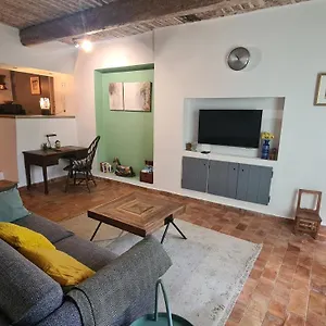 https://cocon-du-papillon-a-lourmarin.fr-provencehotel.com