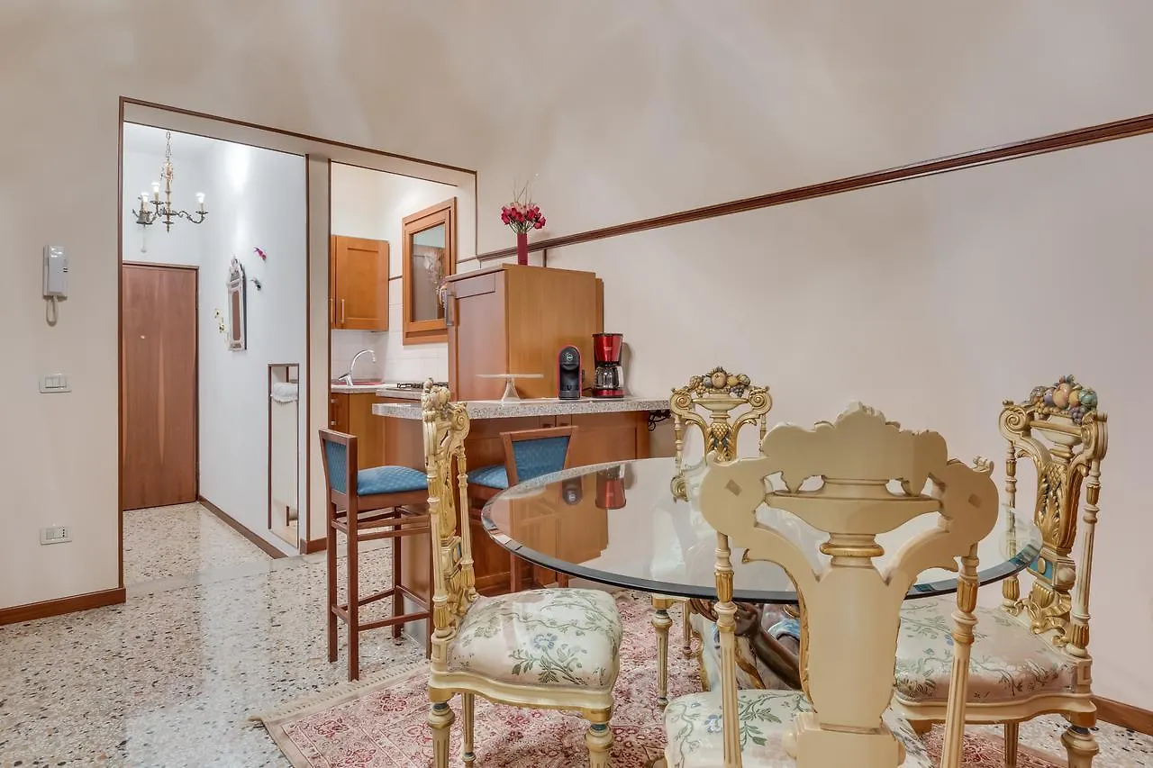 San Moise Luxury Apartment Venice 0*,