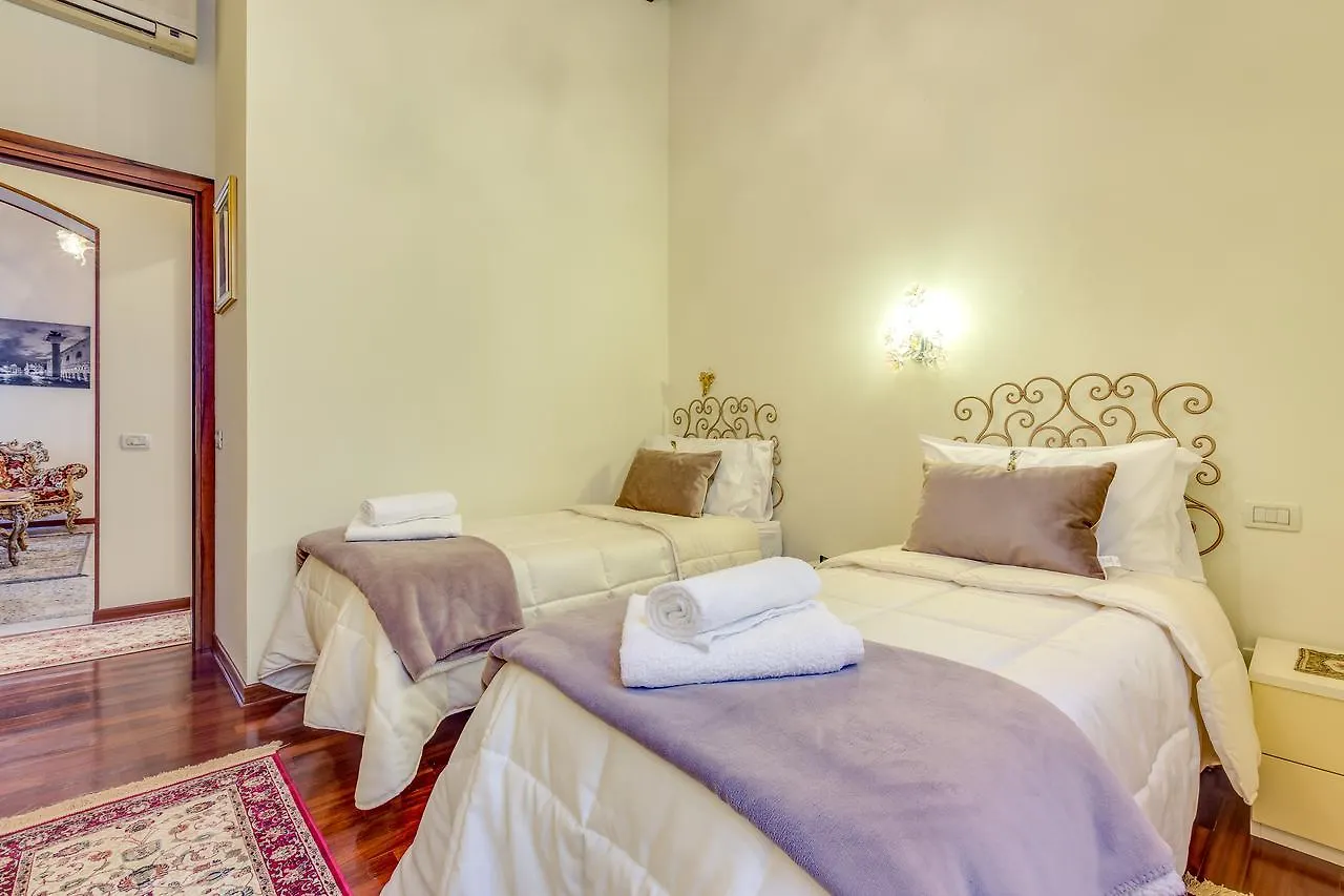 San Moise Luxury Apartment Wenecja 0*,  Włochy